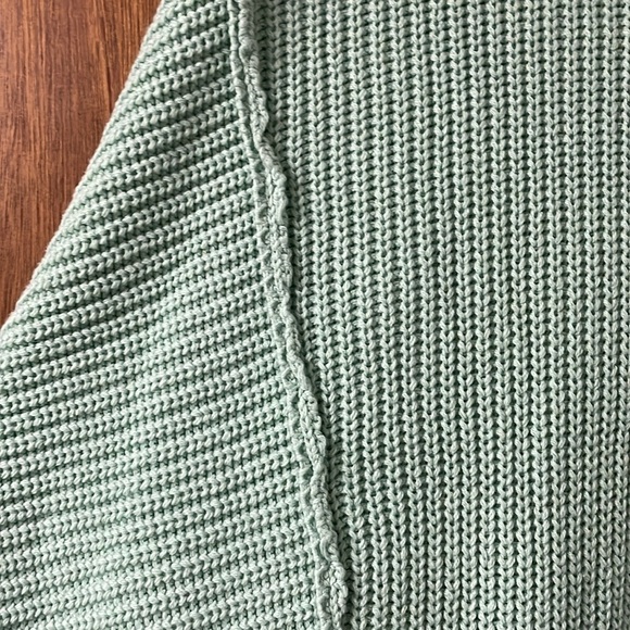 Zenana size XL mint green colored turtleneck tunic sweater with ballon sleeves - Picture 7 of 9